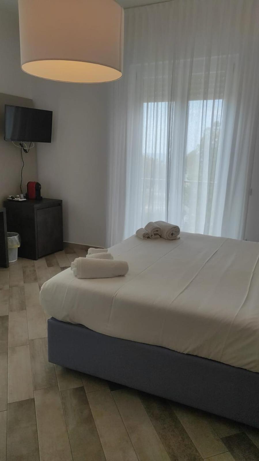 La Perla Del Tirreno Guest House 사프리 외부 사진